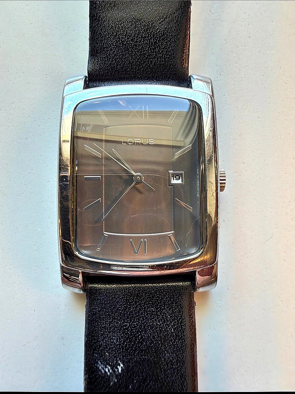 Lorus LR0811 Black Leather Strap Men’s Vintage Watch